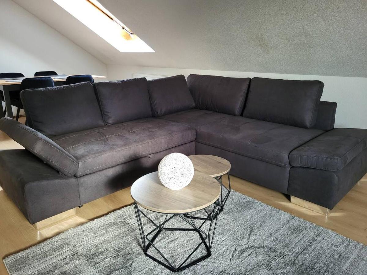Zentrale Wohnung In Крайлсхайм Екстериор снимка